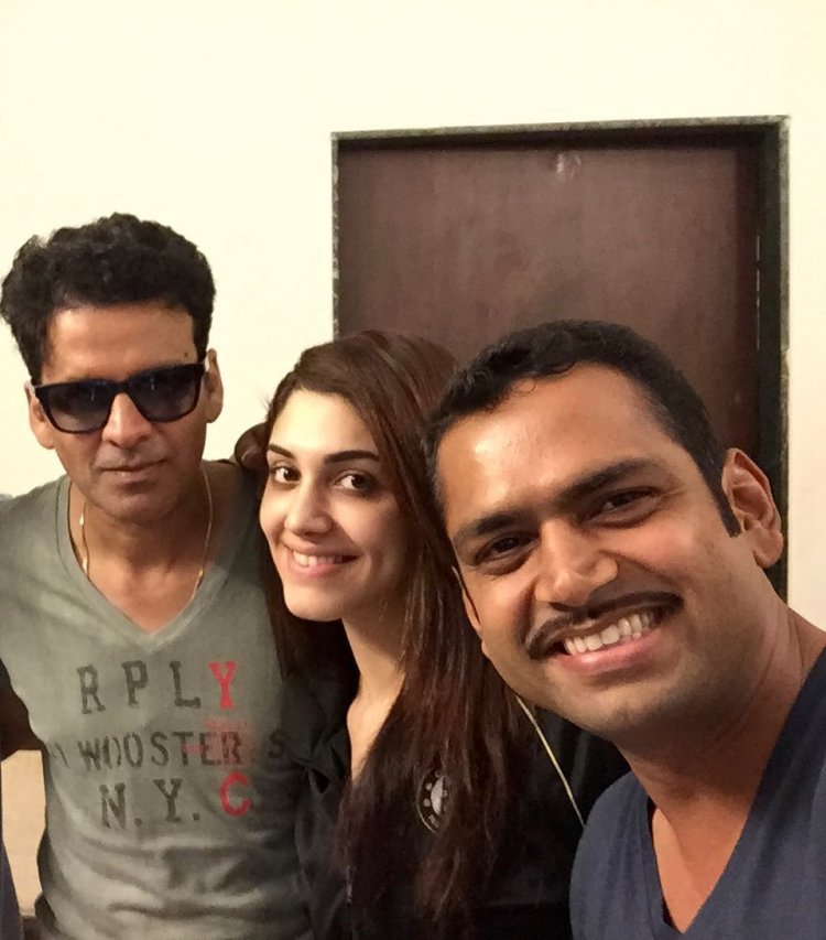 Delbar Arya Takes Us Down To Memory Lane As She Shares An Adorable Throwback Picture With Actor Manoj Bajpayee And Sharib Hashmi, Saying "Missing Those Days"