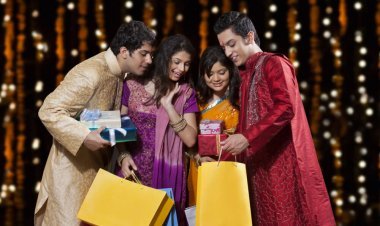 Make smart shopping this Diwali: Don't waste money on discounts