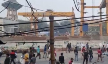 ISF workers clash with police, lathi-charge in Kolkata