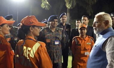 Prime Minister Modi met the soldiers who returned from Turkey, praised Operation Dost