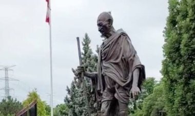 Khalistan broke the statue of Mahatma Gandhi in Canada