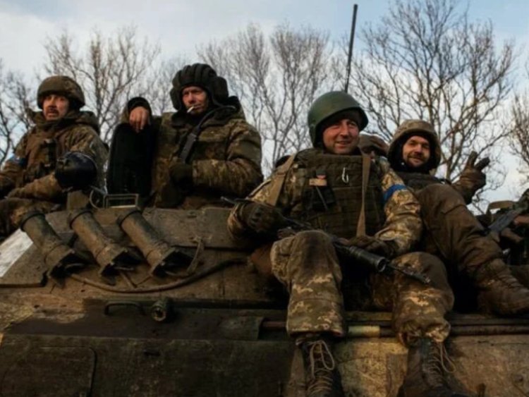 Ukrainian women in panic from civilians returning from war