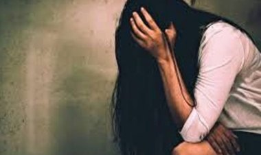 Crazy lover molested girl student in Jaipur