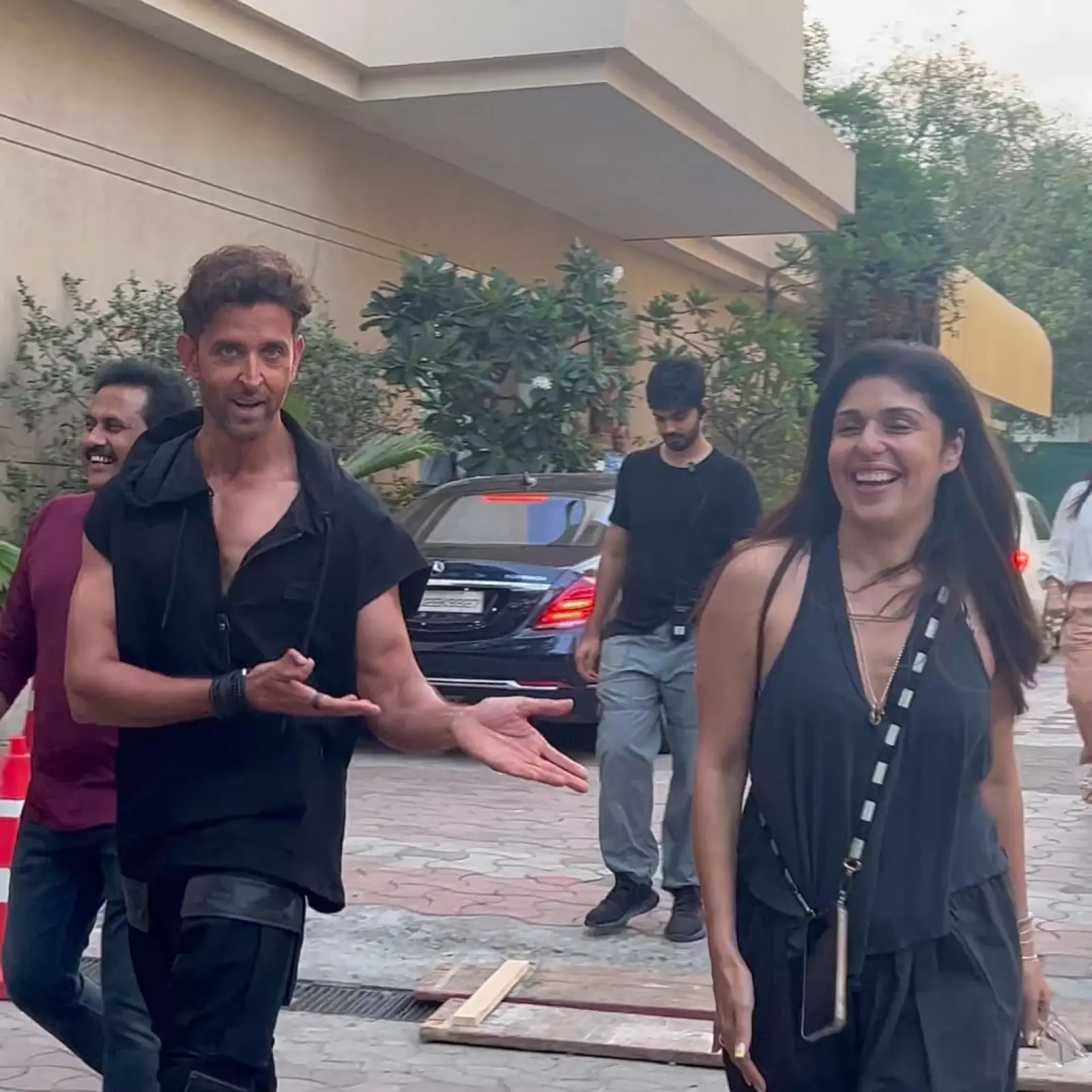 Hrithik Roshan Shares War 2 BTS as He Wishes Stylist Anaita Shroff Adajania on her Birthday