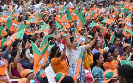 Ruckus in Congress over BJP's victory in Kerala, brawl breaks out in party office in Thrissur