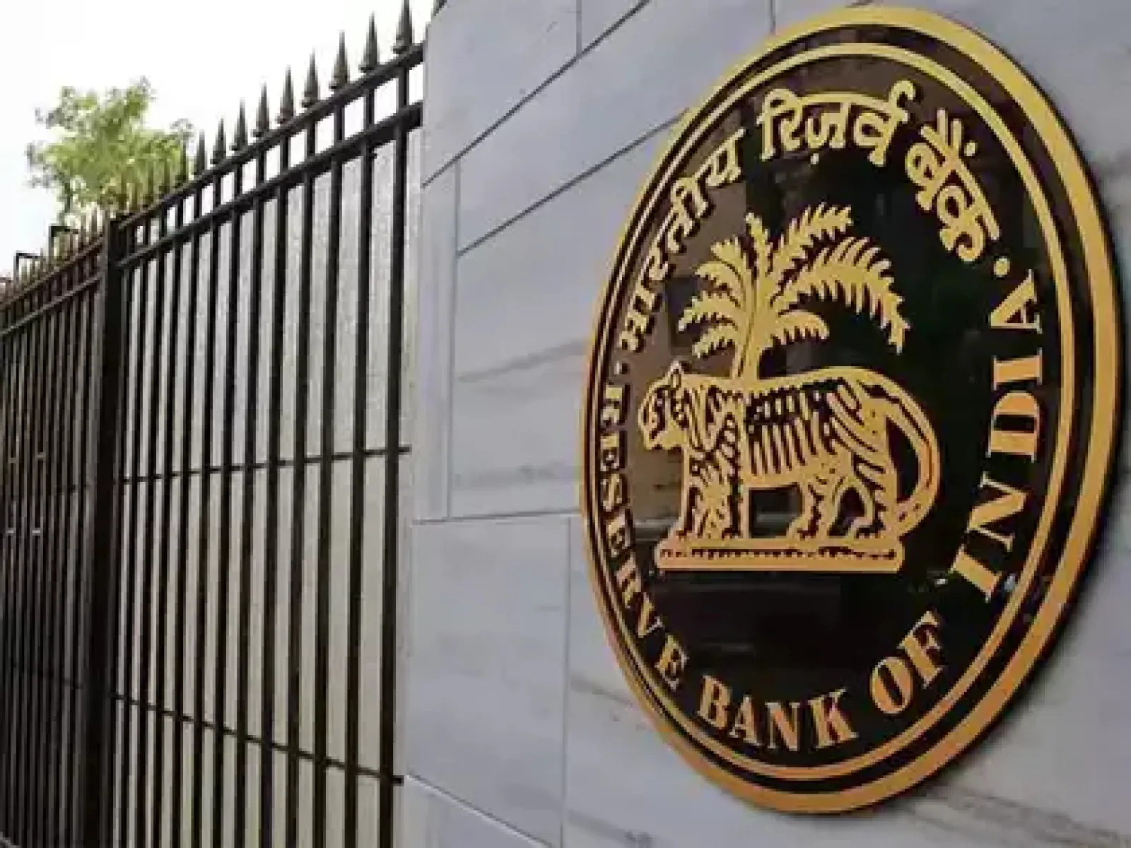 RBI approves HDFC Bank to acquire 9.5% stake in AU Small Finance Bank over a the condition
