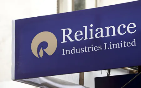 Reliance's fourth-quarter profit increased by 2.4% due to improvement in retail and oil sector, results released