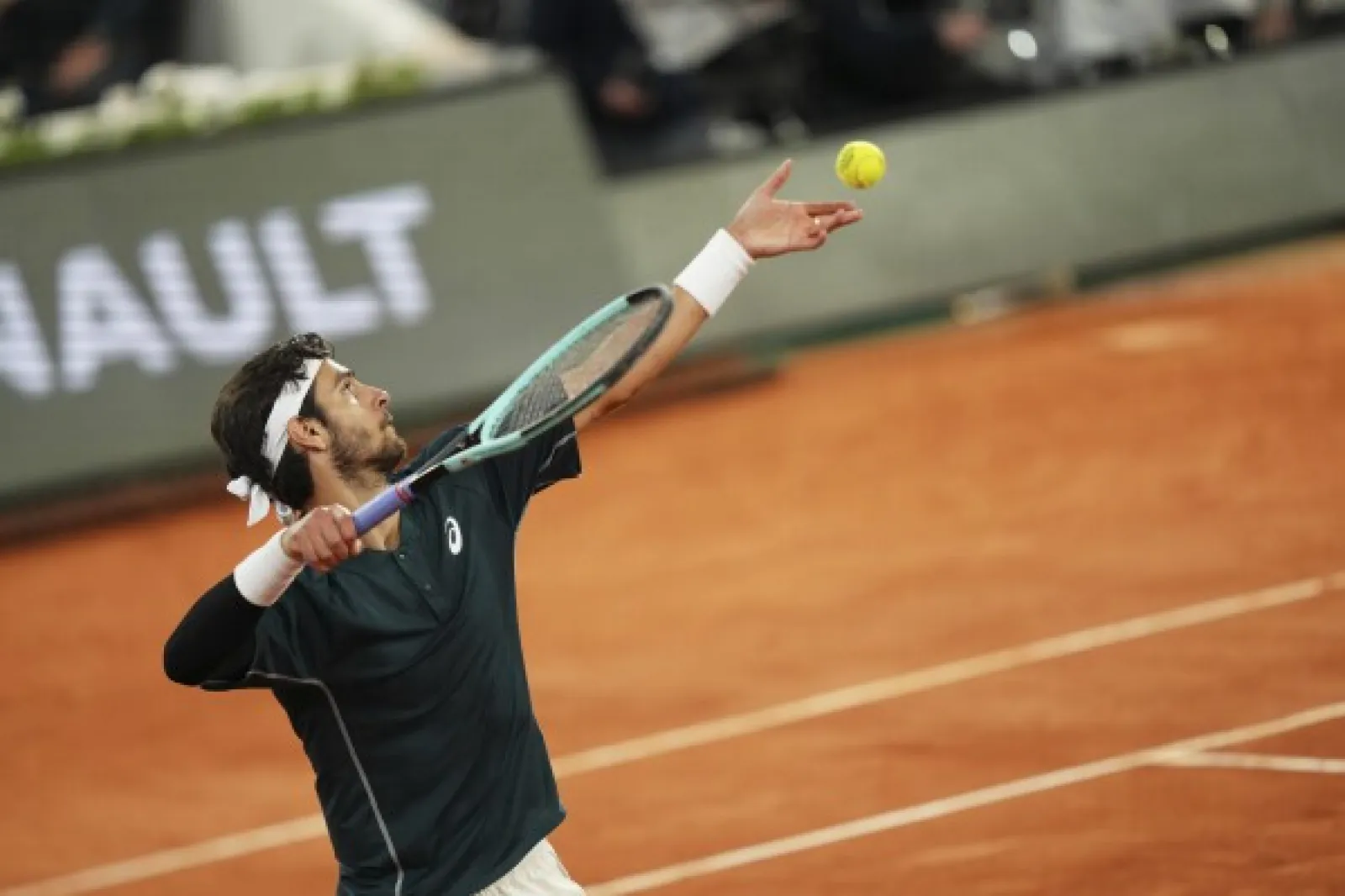 Lorenzo Musetti's injury gave Carlos Alcaraz a ticket to the Grand Slam final for the 5th time
