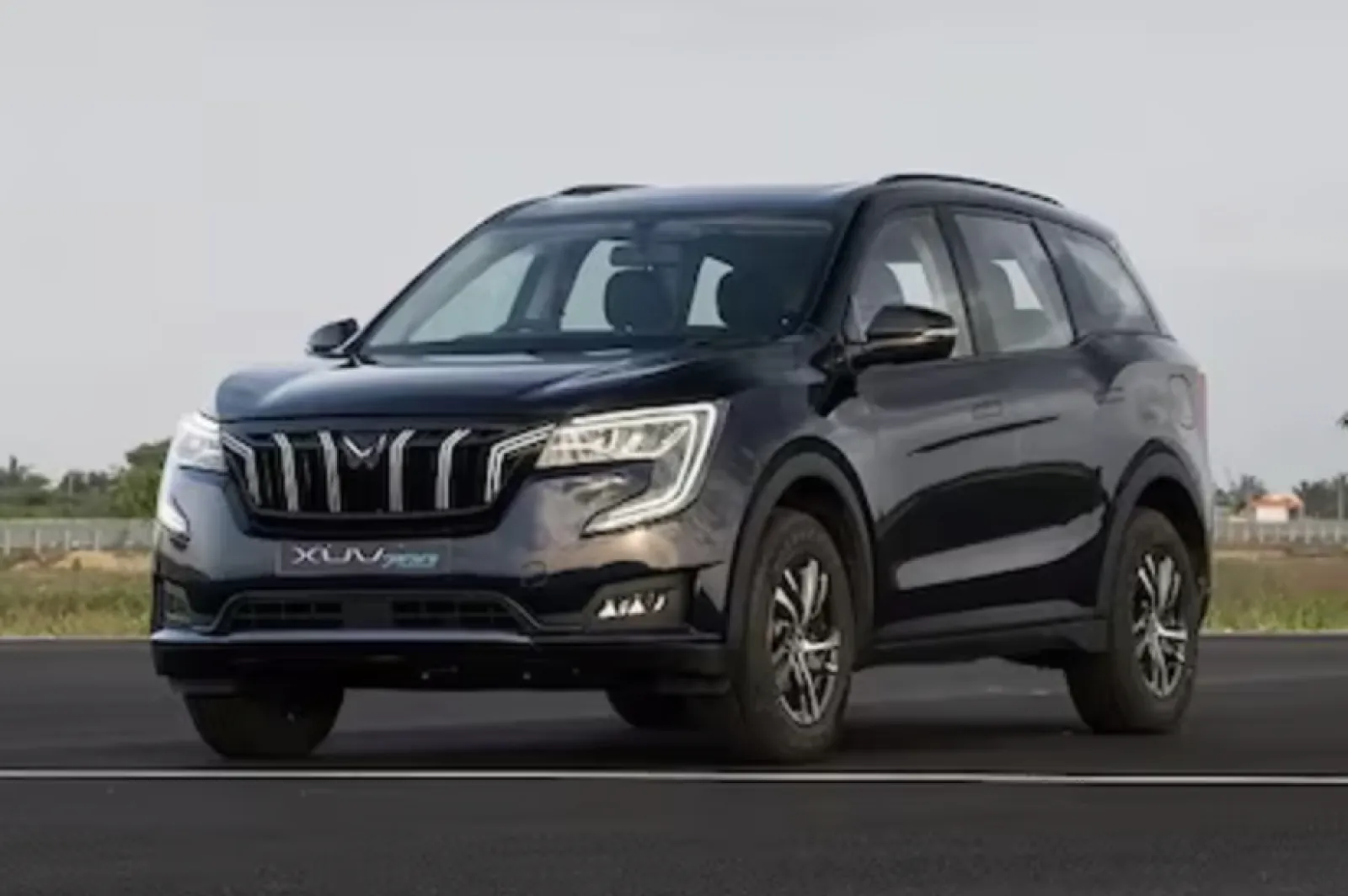 Mahindra XUV 700's new avatar soon, interior details revealed before launch