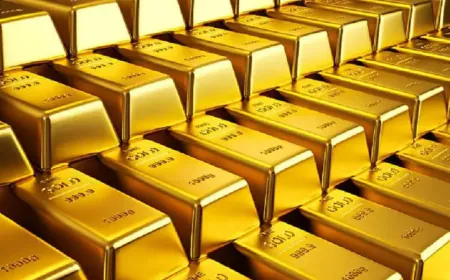 Gold slipped from all-time high, price fell by Rs 900 to Rs 102520 per 10 grams