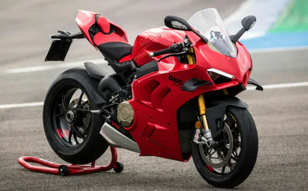 Ducati Recalls 393 Panigale V4 and Streetfighter V4 Bikes in India Over Rear Axle Issue